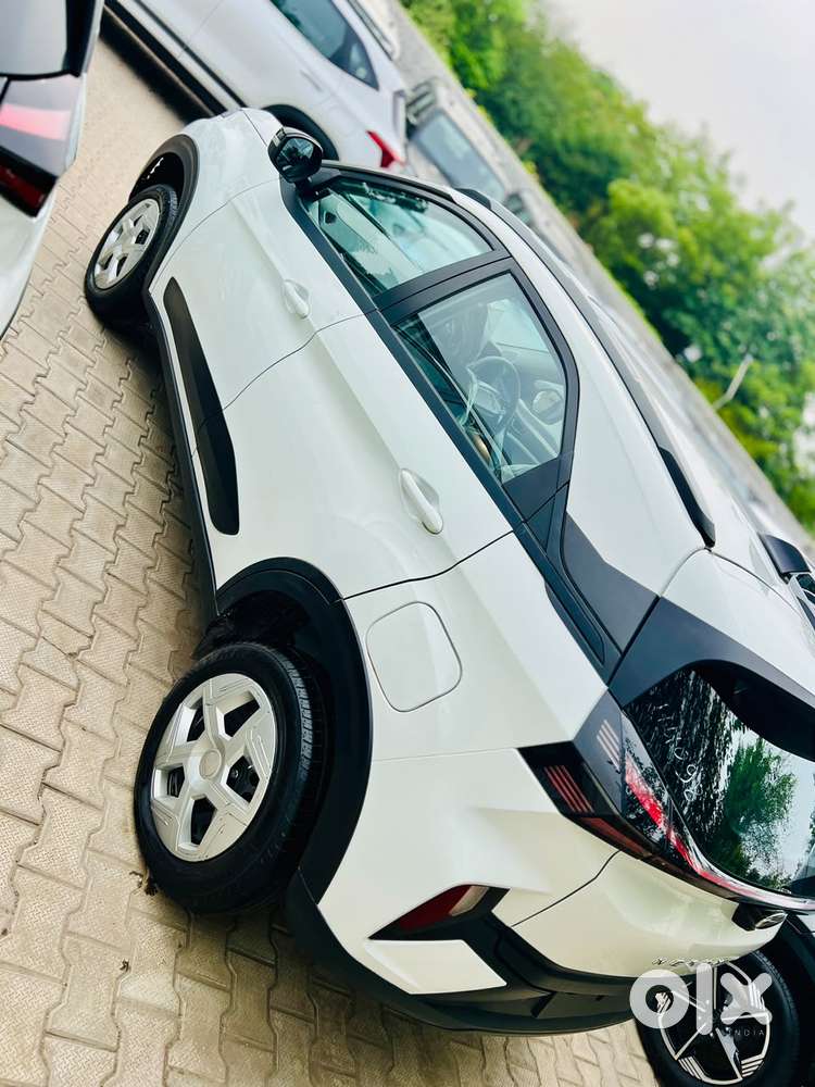 Tata Nexon Pure Plus (s) Petrol Amt, 2026, Petrol