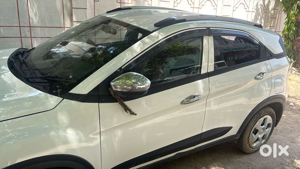 Tata Nexon Smart 1.2 Revotron Petrol 5 Mt, 2024, Cng & Hybrids