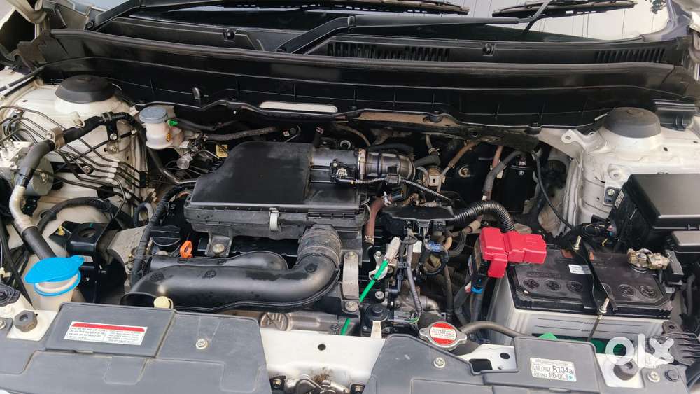 Maruti Suzuki Brezza 1.5 Zxi Plus Smart Hybrid Dual Tone, 2023, Petr..