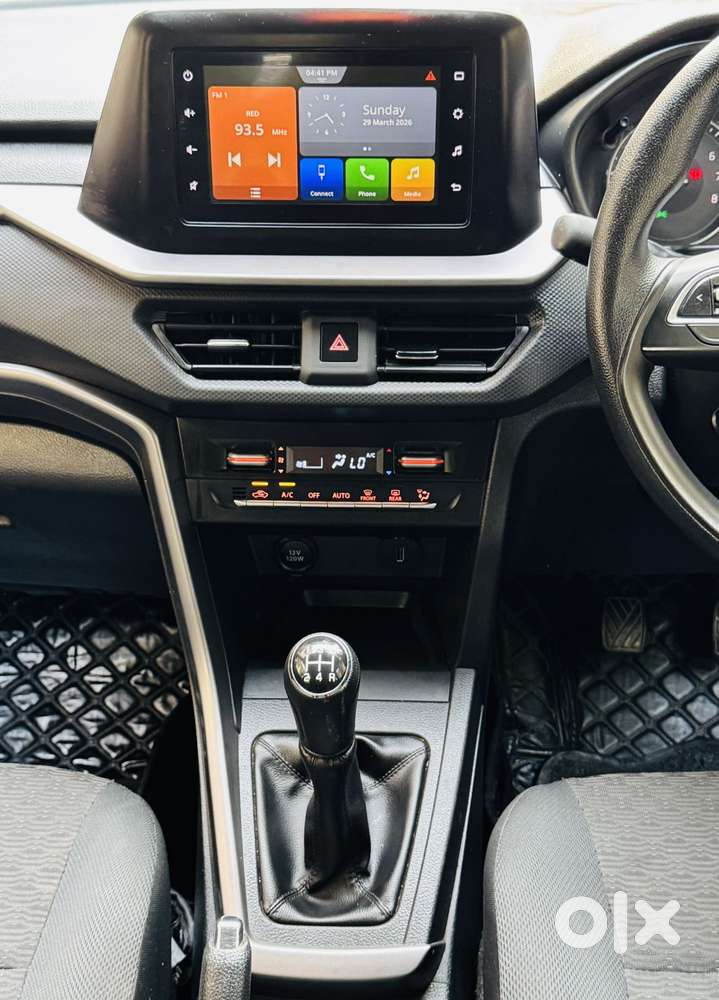 Maruti Suzuki Brezza 1.5 Vxi Smart Hybrid, 2023, Petrol