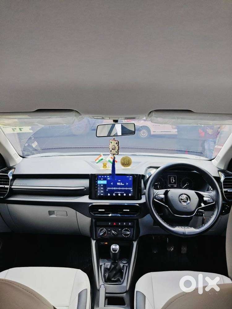 Skoda Kylaq Signature, 2025, Petrol