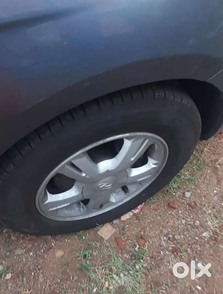 இரண்டு ஏர்பேக் நான்கு அளவில் ஏசி குட் கண்டிஷன்