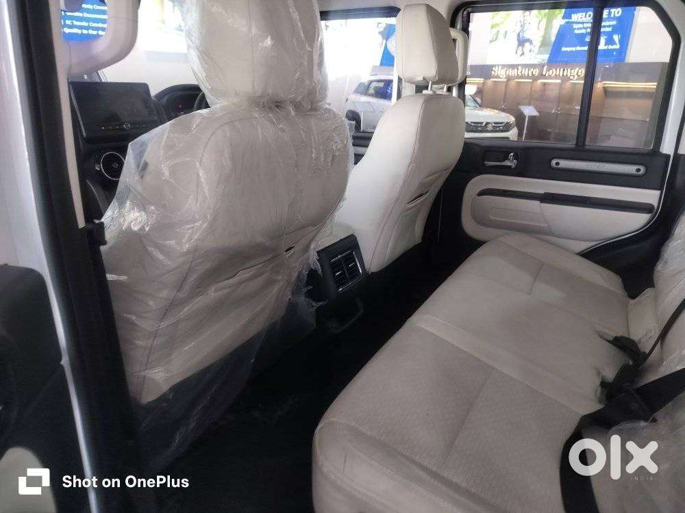 Mahindra Thar Roxx Mx5 Petrol At 2wd, 2025, Petrol