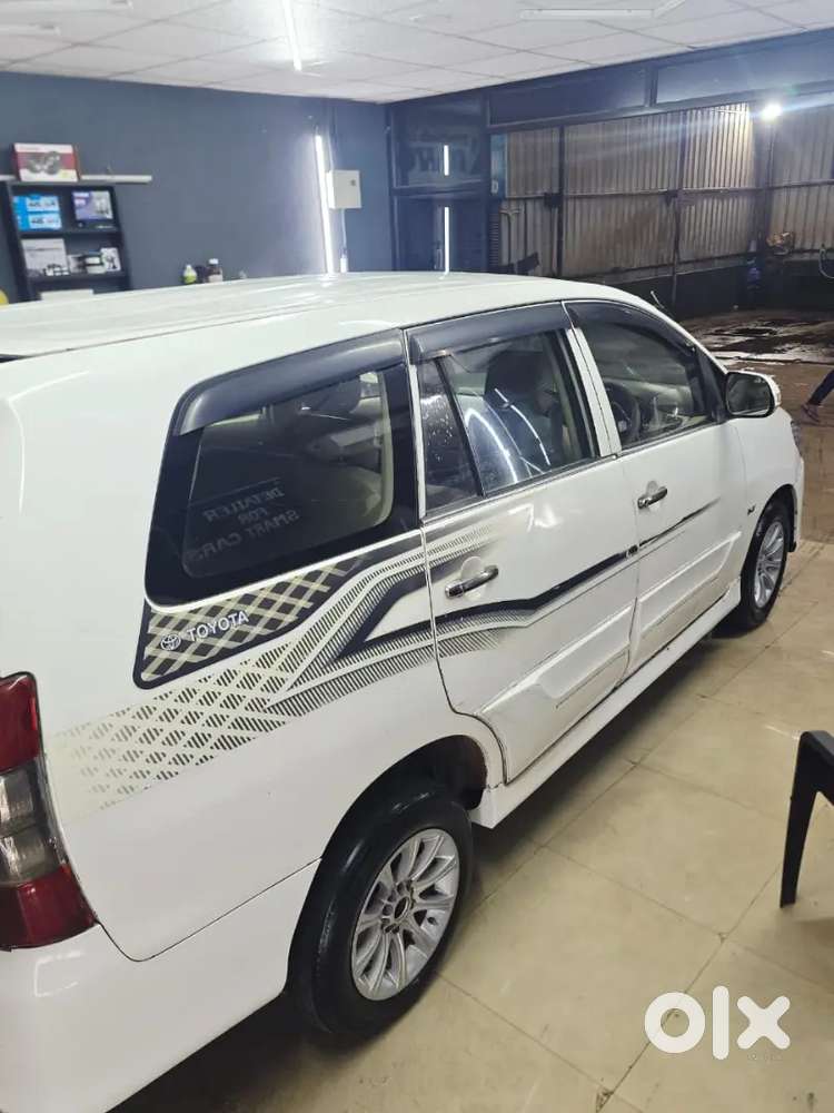 Innova 2.5 G Diesel 8 Seater For Sale Immediate Sale