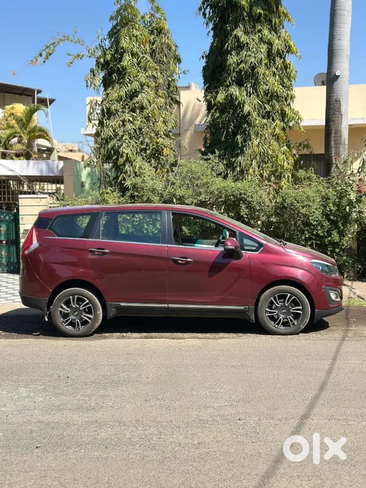 Mahindra Marazzo M8  2018 Diesel