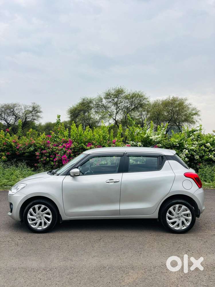 Maruti Suzuki Swift Vxi + Manual, 2022, Petrol