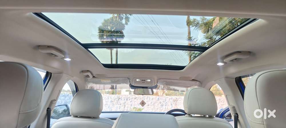 Mahindra Xuv700 2.2 Ax 7 Diesel At Str, 2022, Diesel