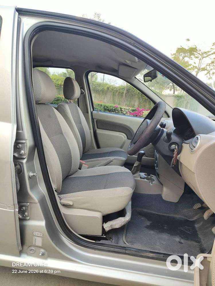 Mahindra Renault Logan Edge 1.4 Glx, 2009, Petrol