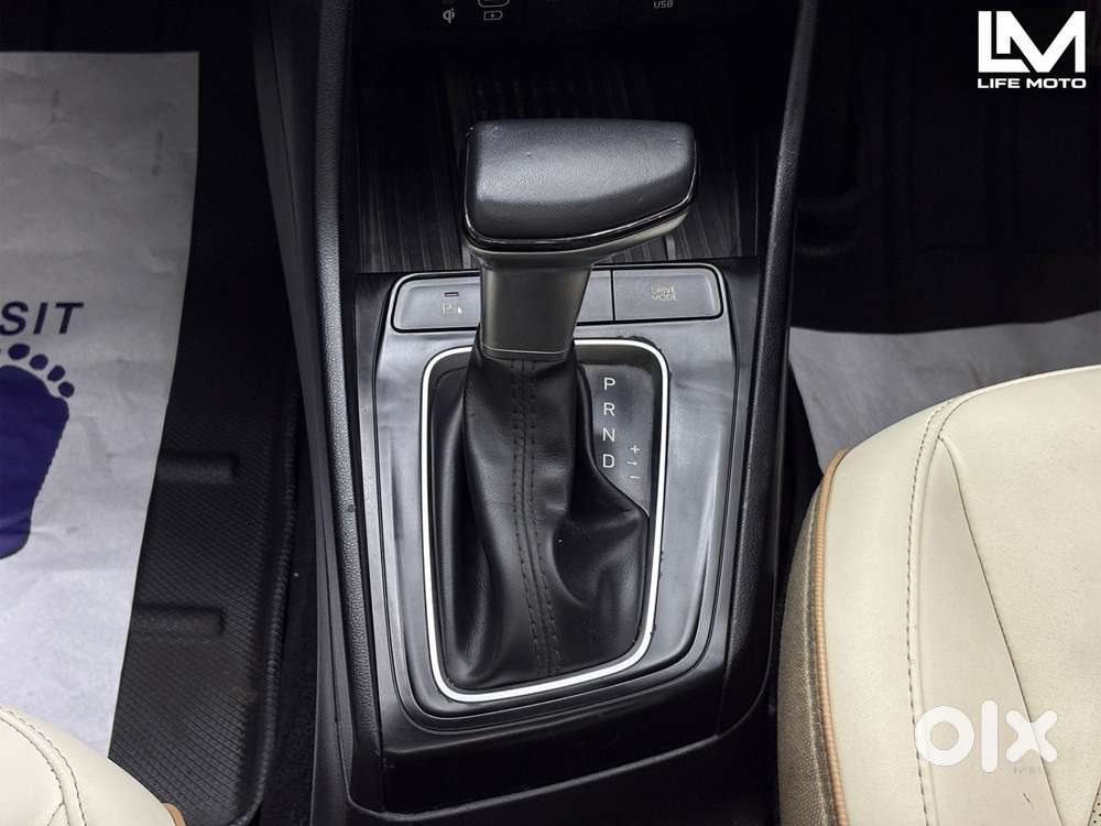 Hyundai Verna Sx(o) Petrol At, 2023, Petrol