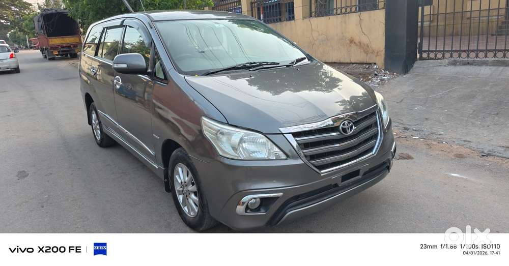 Toyota Innova 2.5 Vx 8 Str Bs-iii, 2014, Diesel