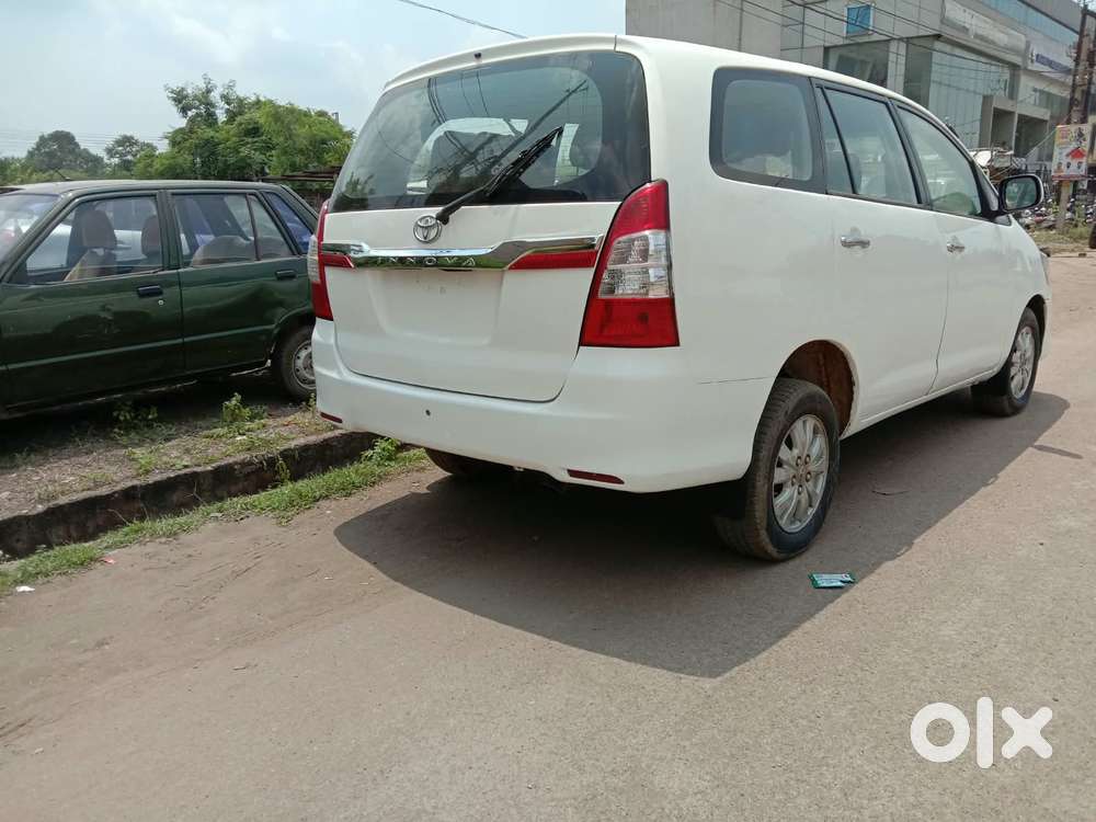 Toyota Innova 2.0 G (petrol) 8 Seater Bs Iv, 2009, Diesel