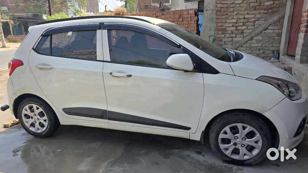 Hyundai Grand I10 2017 Petrol 28000 Km Driven