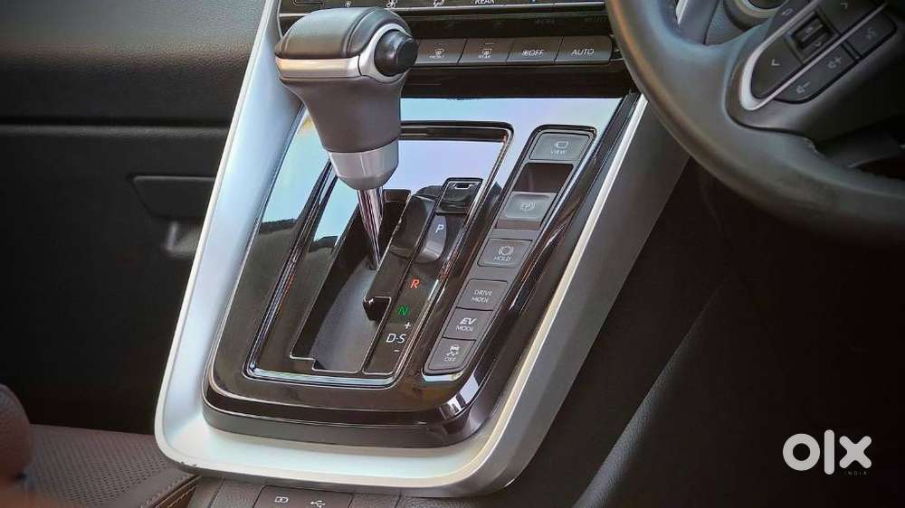 Toyota Innova Hycross 2.0 Zx (o) Hybrid 7 Str, 2024, Petrol