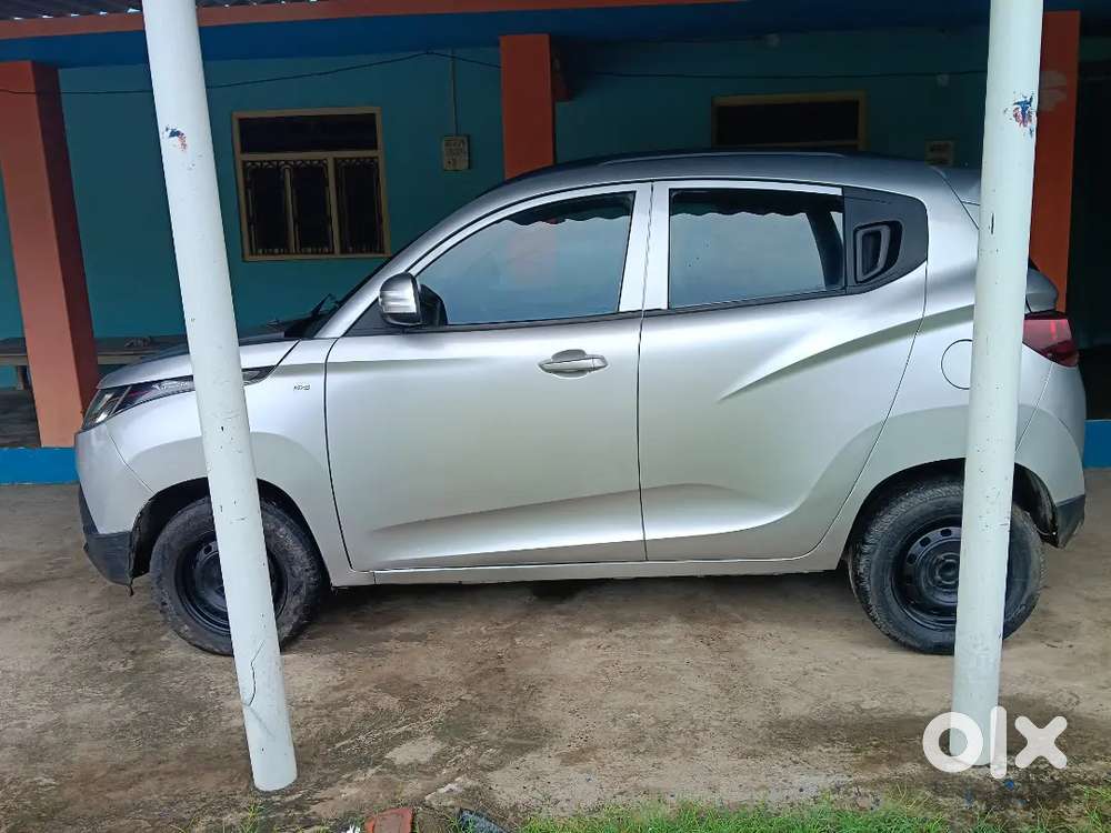 Mahindra Kuv 100 2017