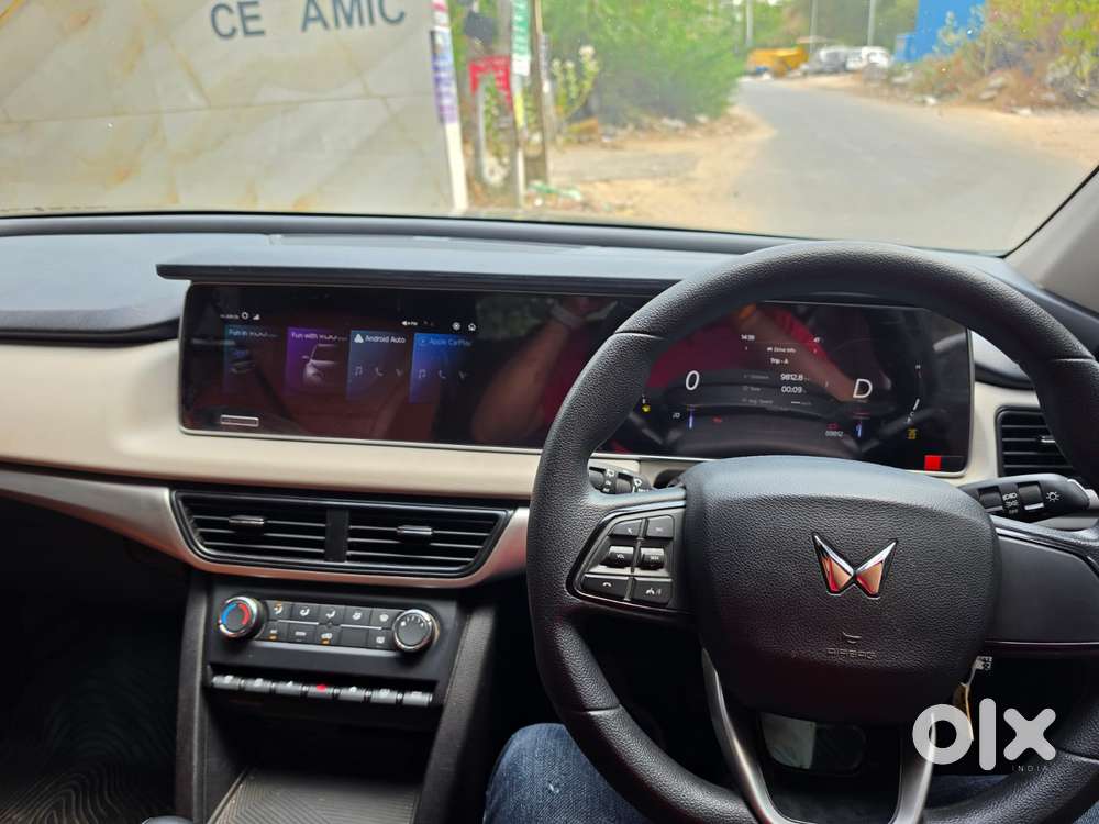 Mahindra Xuv700 2.2 Ax 5 Diesel At Str, 2023, Diesel