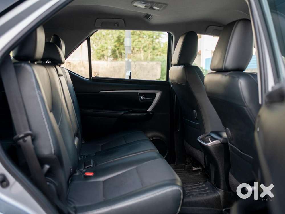 Toyota Fortuner 4x2 At 2.7 Petrol, 2022, Petrol