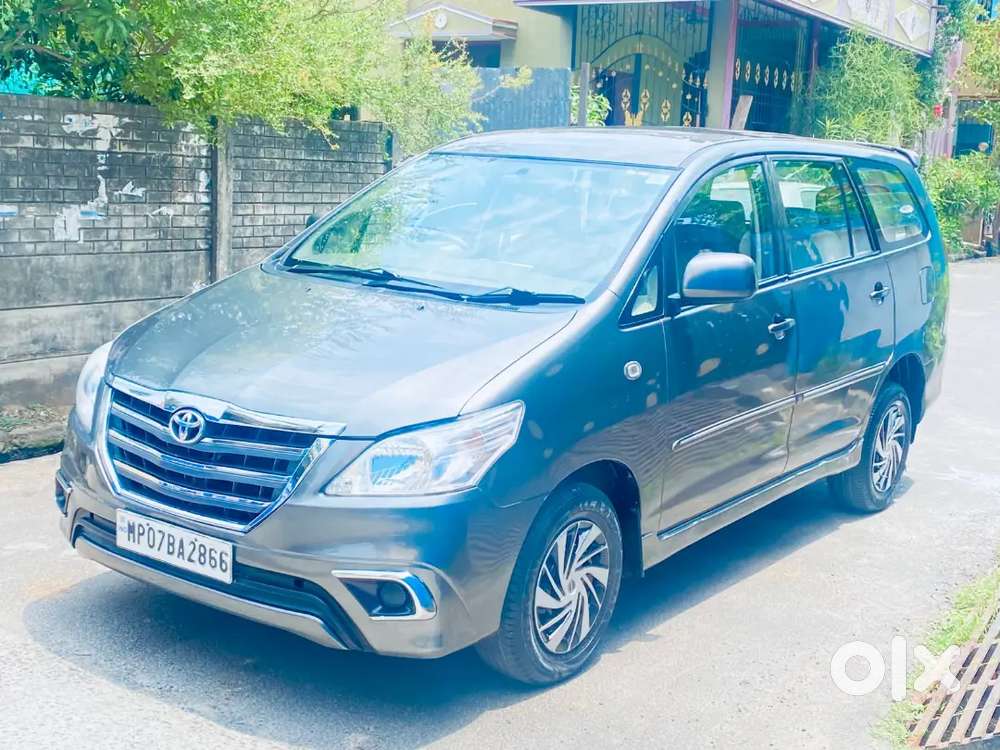 Toyota Innova 2012