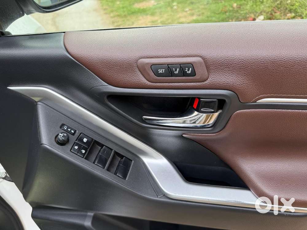 Toyota Innova Hycross 2.0 Zx Hybrid 7 Str, 2024, Petrol