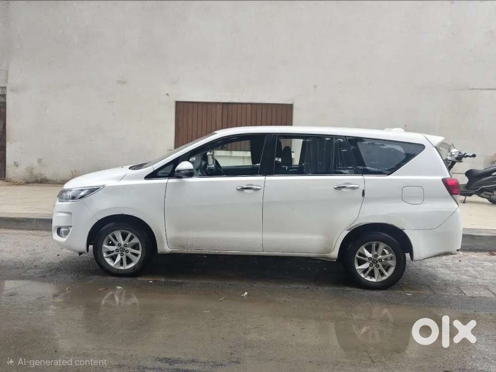 Toyota Innova Crysta 2017 V 8