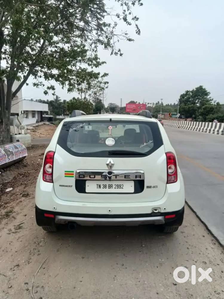Renault Duster &ndash; White | Well Maintained | Ready To Drive!