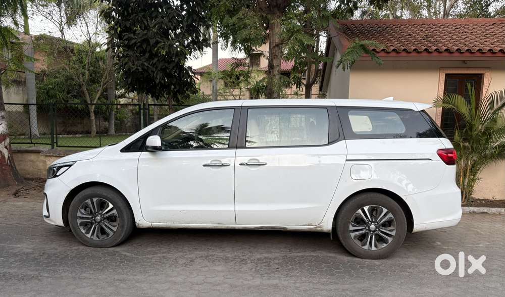 Kia Carnival Premium, 2021, Diesel