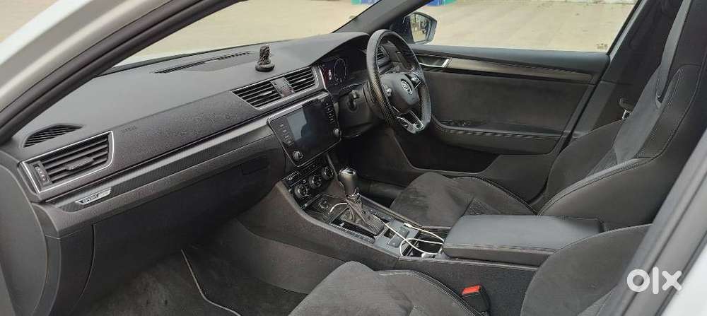 Skoda Superb 2.0 Sportline Tsi At, 2023, Petrol