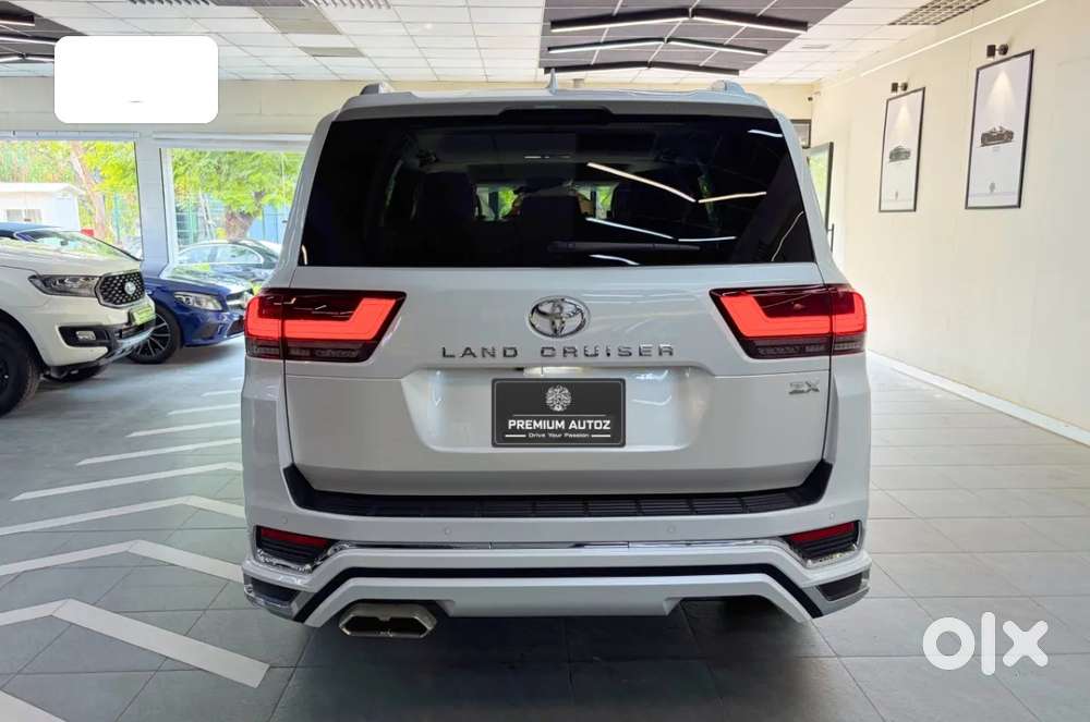Toyota Land Cruiser V8 Petrol, 2026, Petrol