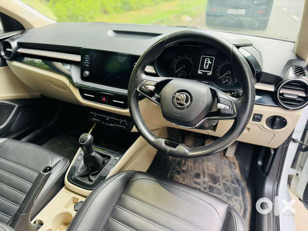 Skoda Slavia 1.0 Ambition Tsi, 2023, Petrol