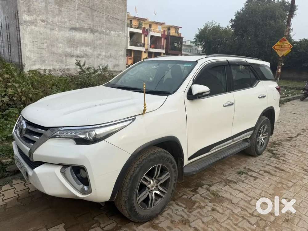 Excellent Condition Toyota Fortuner 2017 Diesel 165000 Km Driven