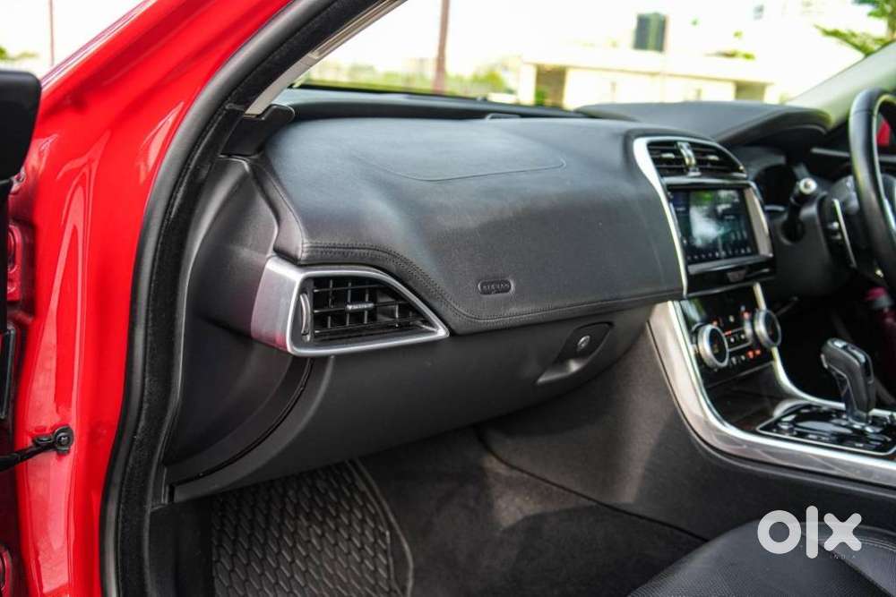 Jaguar Xe Pure, 2020, Petrol