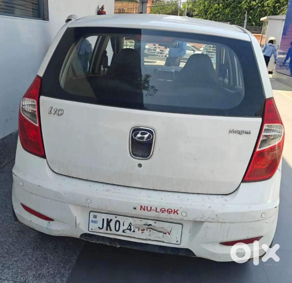 Hyundai I10 2017 Petrol Well Maintained 68000 Km Driven