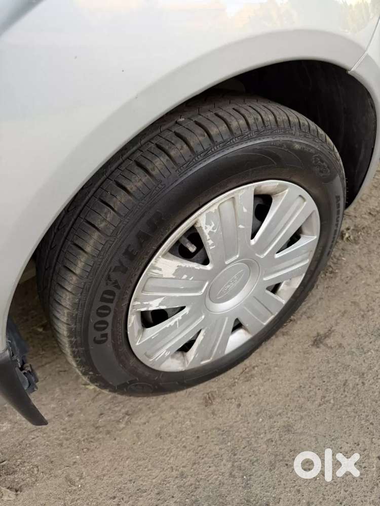 Ford Figo Petrol Titanium, 2011, Petrol