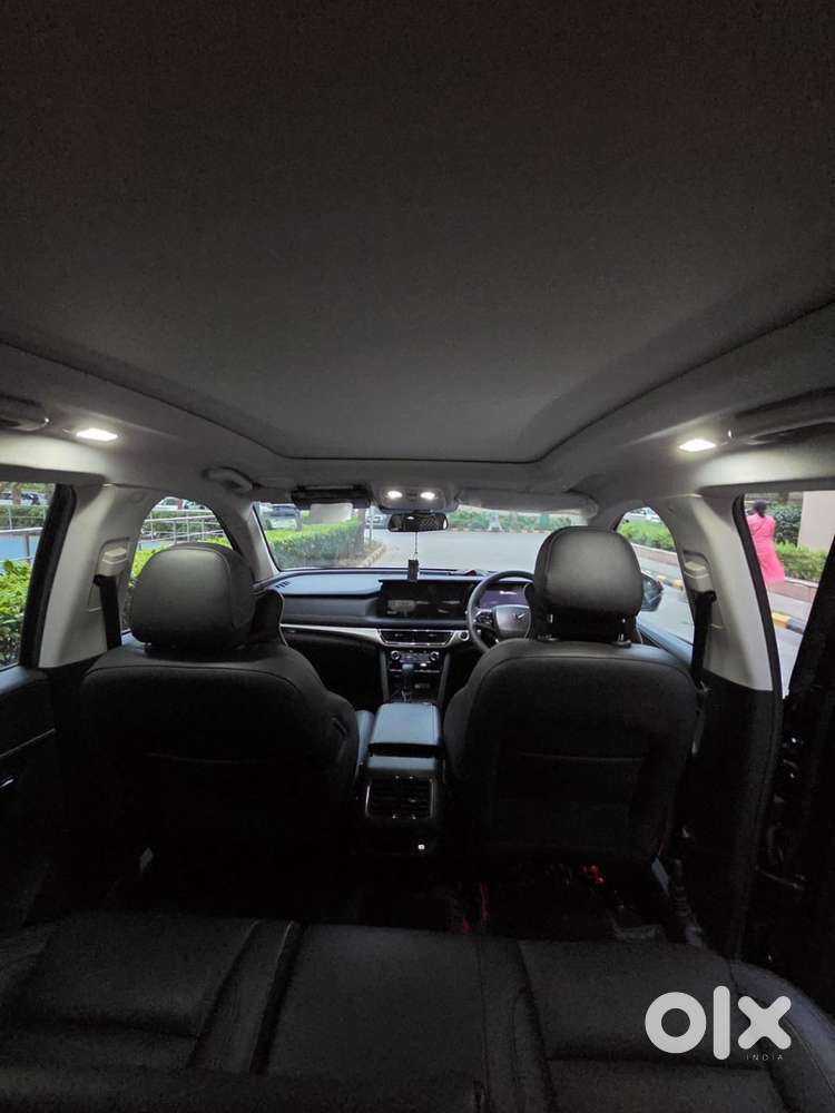 Mahindra Xuv700 Petrol 2025