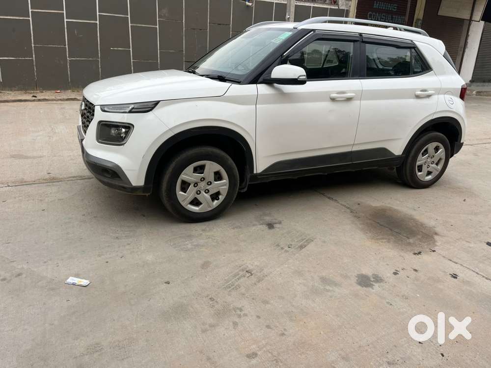 Hyundai Venue Petrol 2022