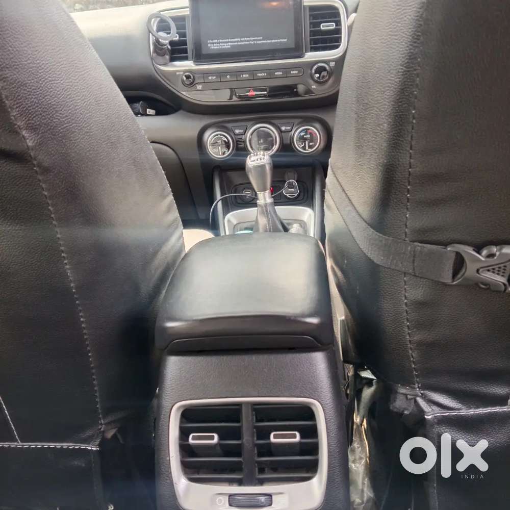 Hyundai Venue 2019 Petrol Superior Condition