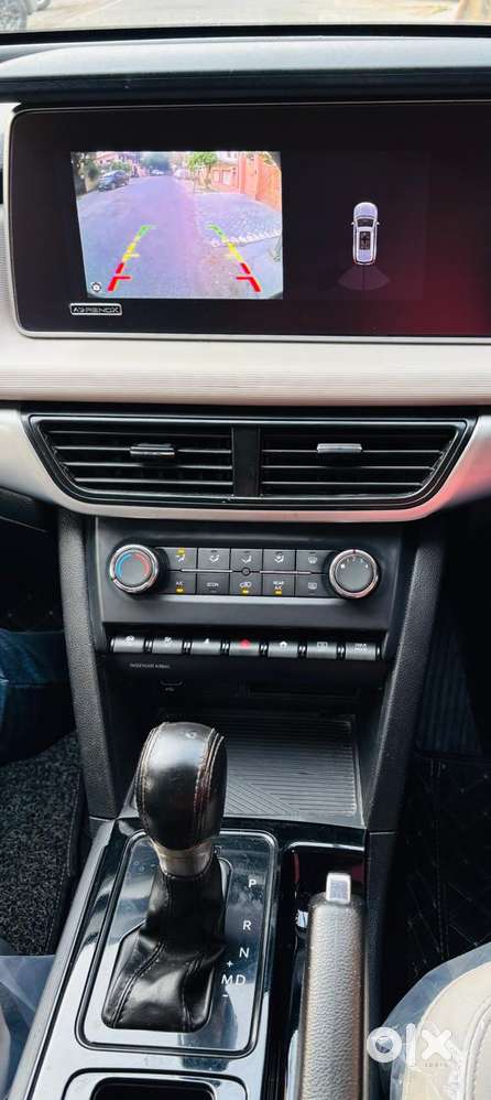 Mahindra Xuv700 2.2 Ax 5 Diesel At 7 Str, 2022, Diesel