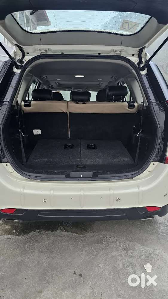 Mahindra Xuv500 W9 With Sunroof