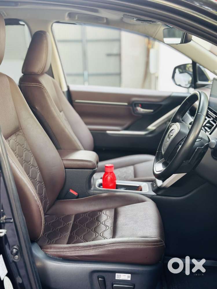 Toyota Innova Hycross 2.0 Zx (o) Hybrid 7 Str, 2023, Diesel