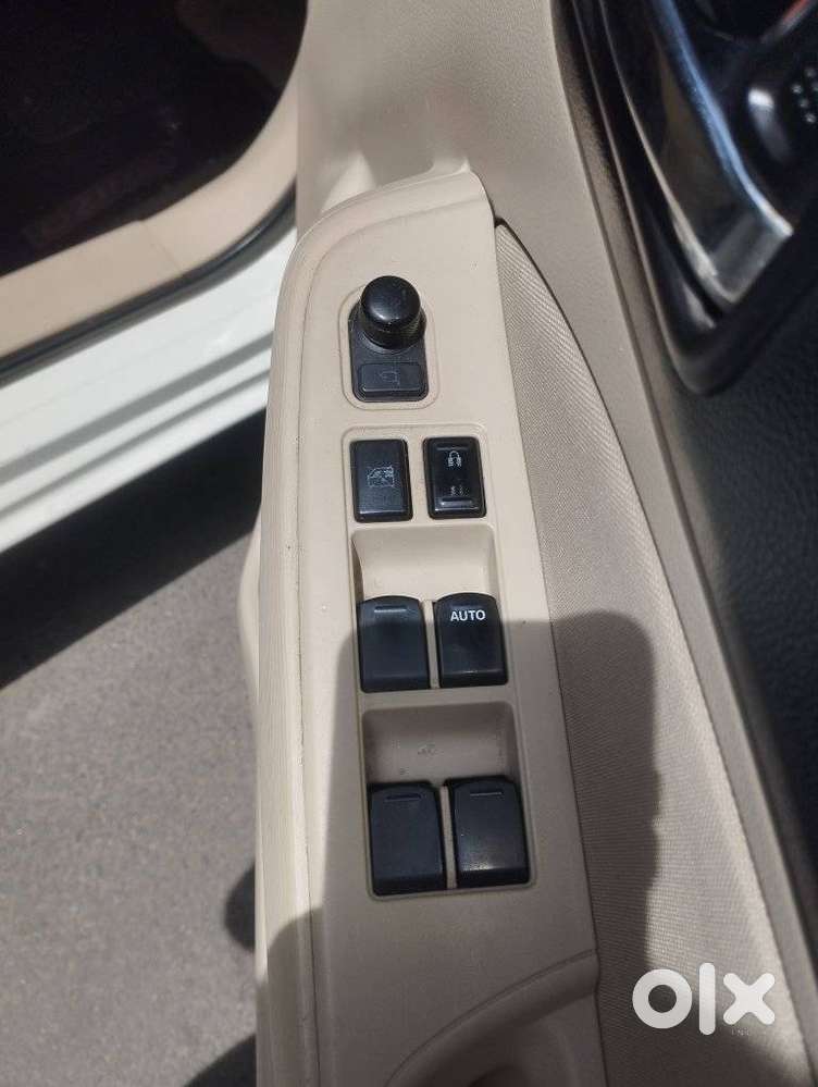 Maruti Suzuki Swift Dzire Vxi Optional, 2020, Petrol