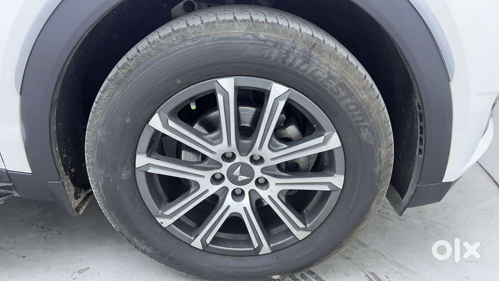 Mahindra Xuv700 2.2 Ax 7 Diesel Mt Luxury Pack Str, 2022, Diesel