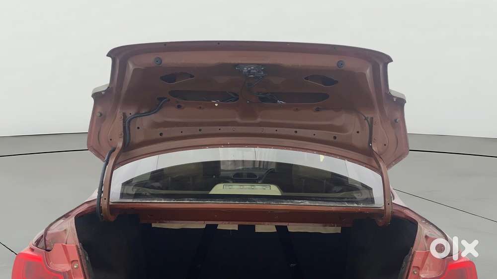 Maruti Suzuki Swift Dzire Zxi + Amt, 2017, Petrol