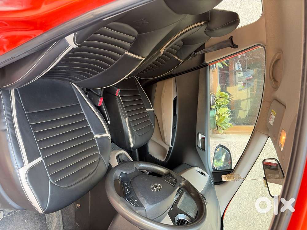 Orange Grand I10 Sportz