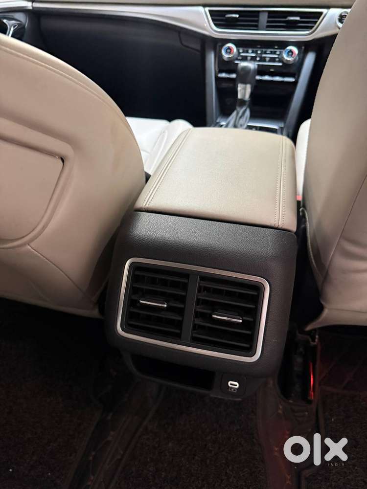 Mahindra Xuv700 Ax7 L Petrol Automatic Seven Seater2022