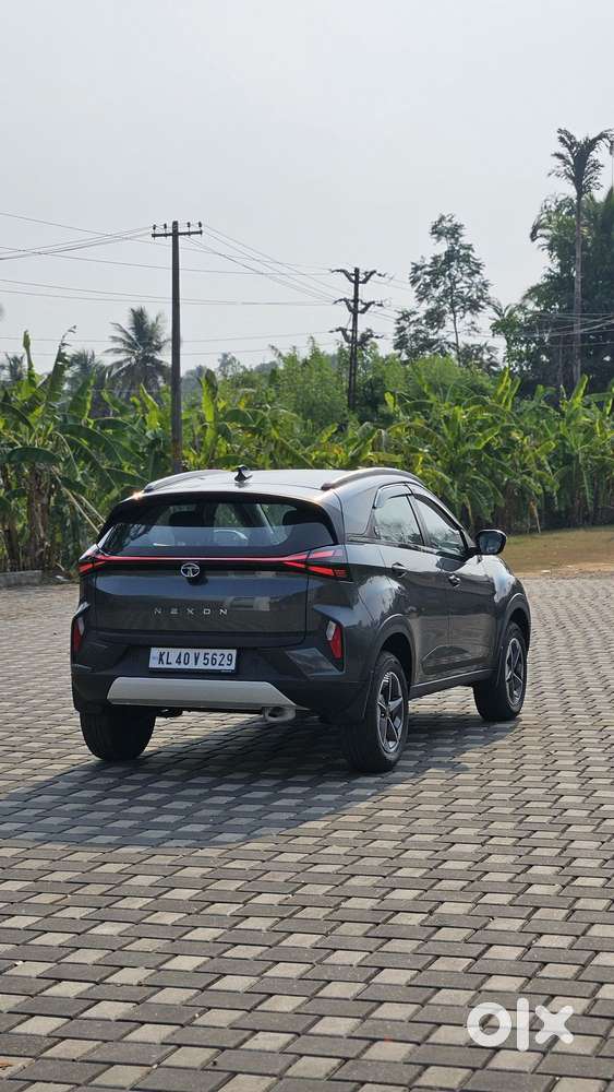 Tata Nexon Creative 1.2 Revotron Petrol 6 Mt, 2023, Petrol
