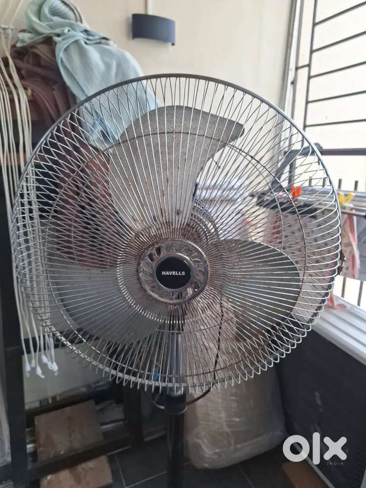 Excellent condition HAVELLS standing fan