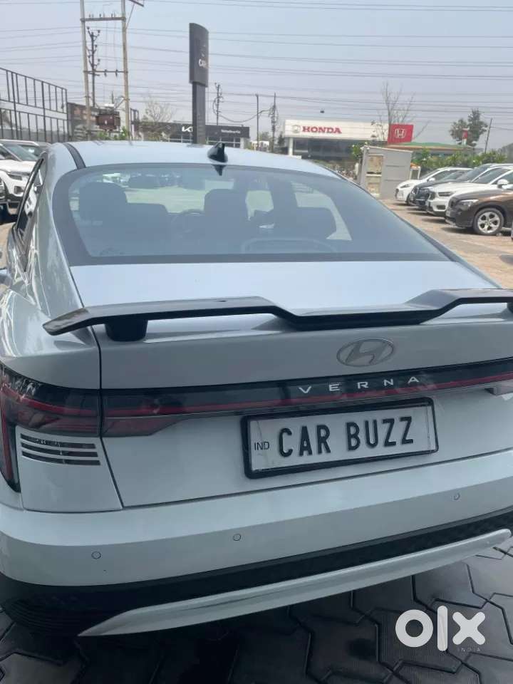 Hyundai Verna 1.5 Sx (o) Vtvt Ivt, 2025, Petrol