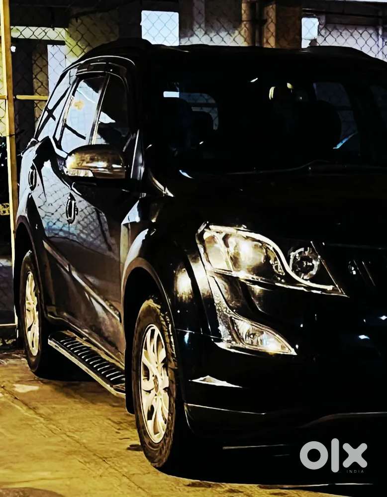 Mahindra Xuv500 W9 &ndash; 2017 | Manual Diesel | Black