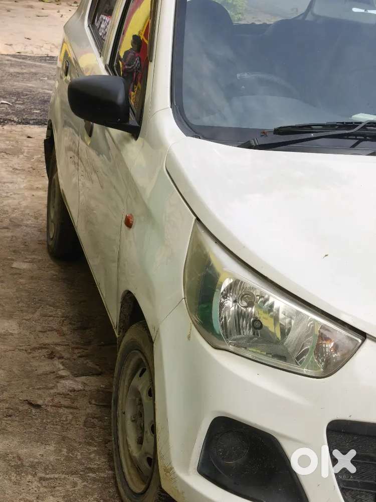 वेस्ट कंडीशन गाड़ी है कंपनी फिटेड सीएनजी