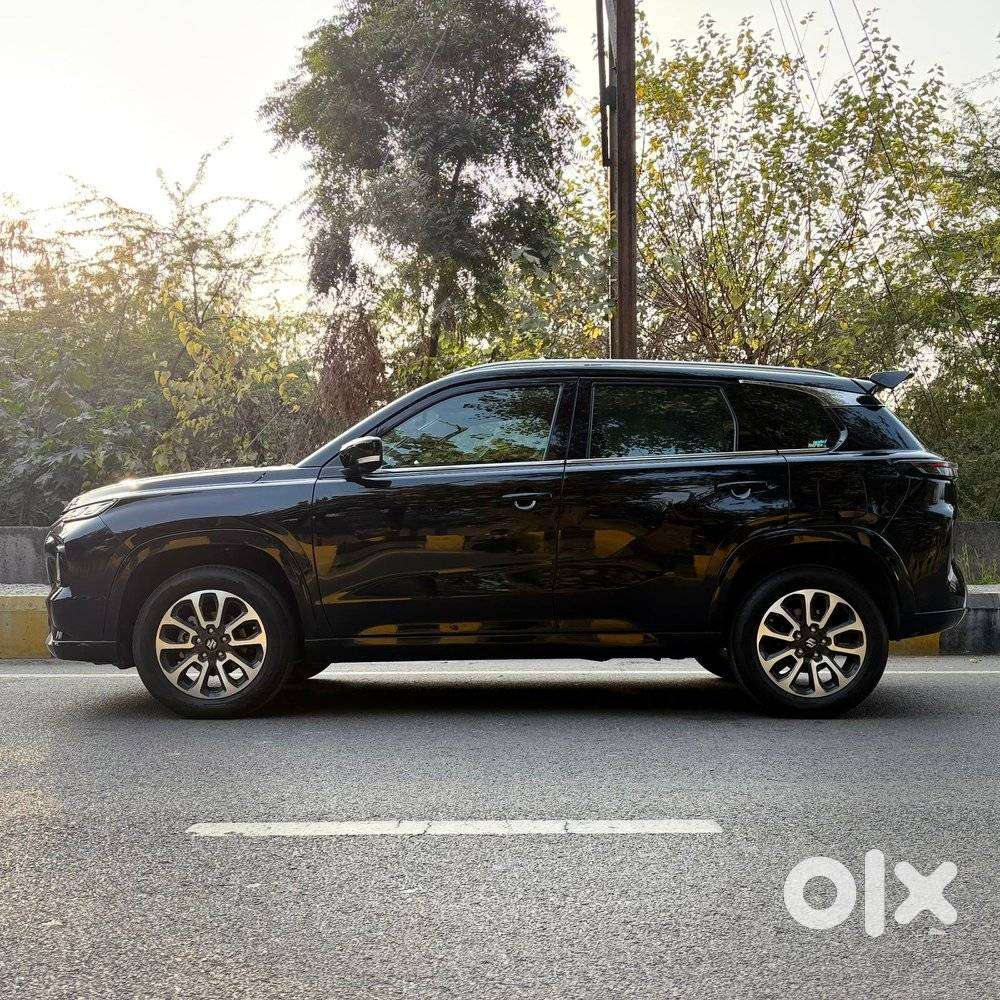 Maruti Suzuki Grand Vitara 1.5 Alpha Plus Intelligent Hybrid Ecvt, 2..