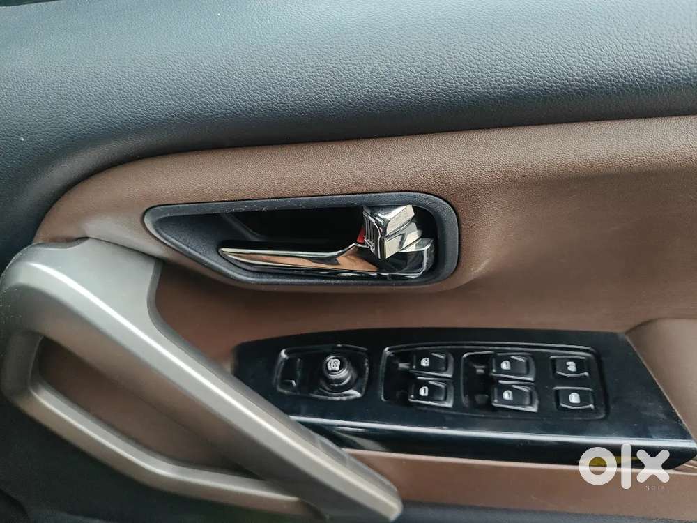 Scorpio N Z8 Select Automatic Black